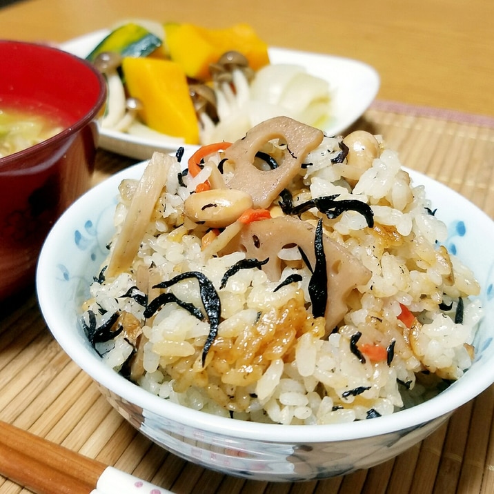 コンビニヒジキ煮で超簡単！ヒジキの炊き込みご飯